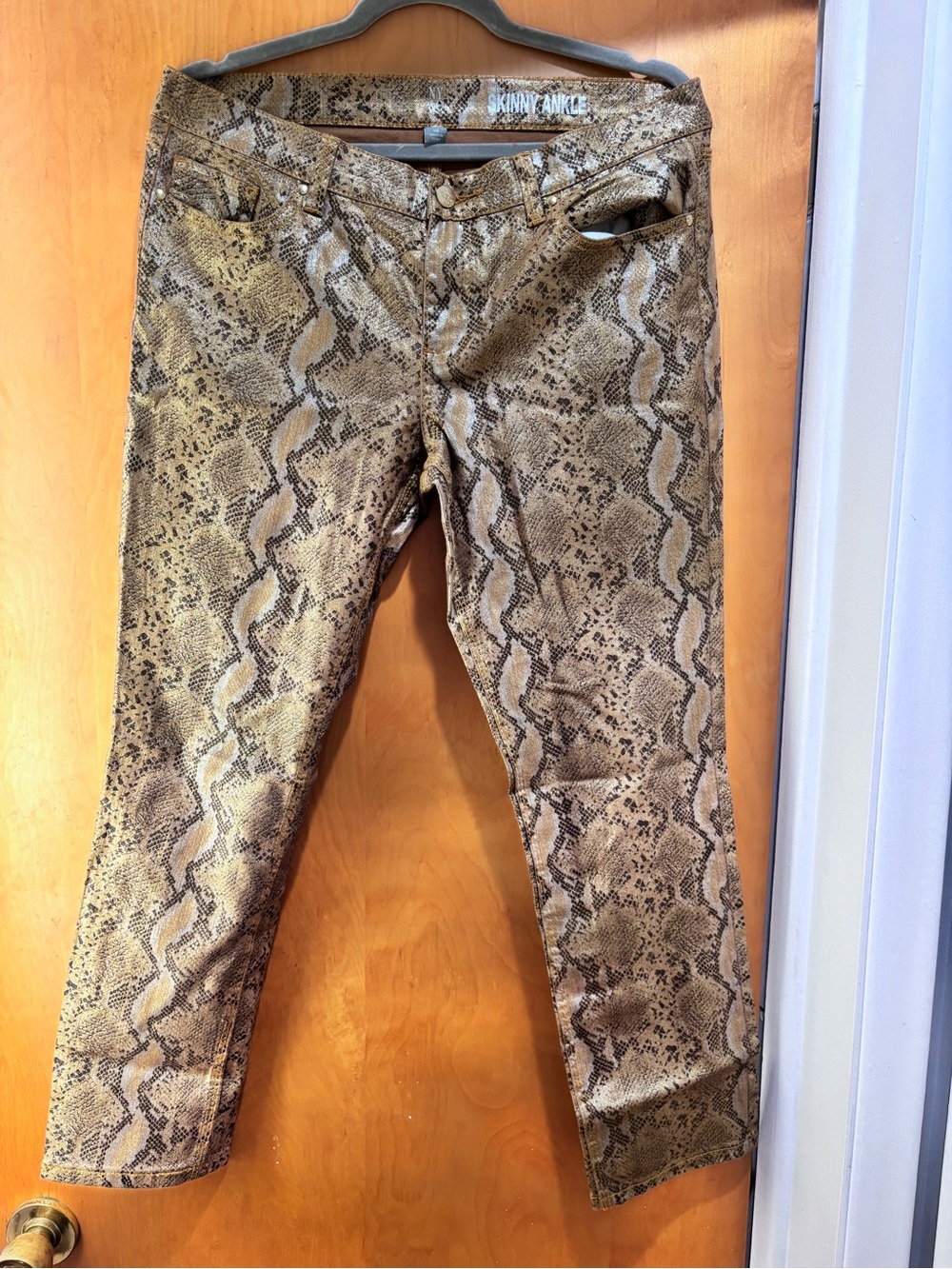 NY&CO Snake-Print Skinny Jeans in Brown
